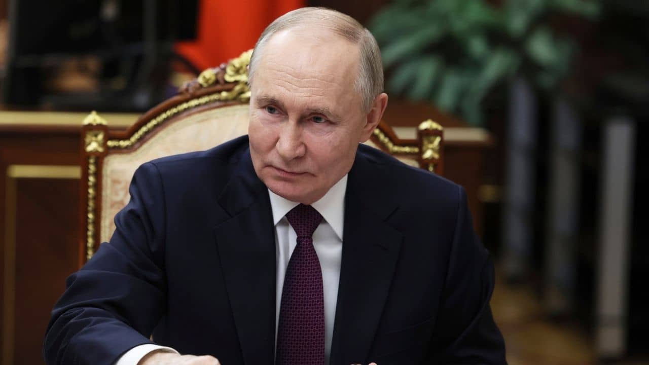 পুতিন কি তাহলে প্ল্যান বদলালেন! কী বলছে ক্রেমলিনের রণকৌশল?