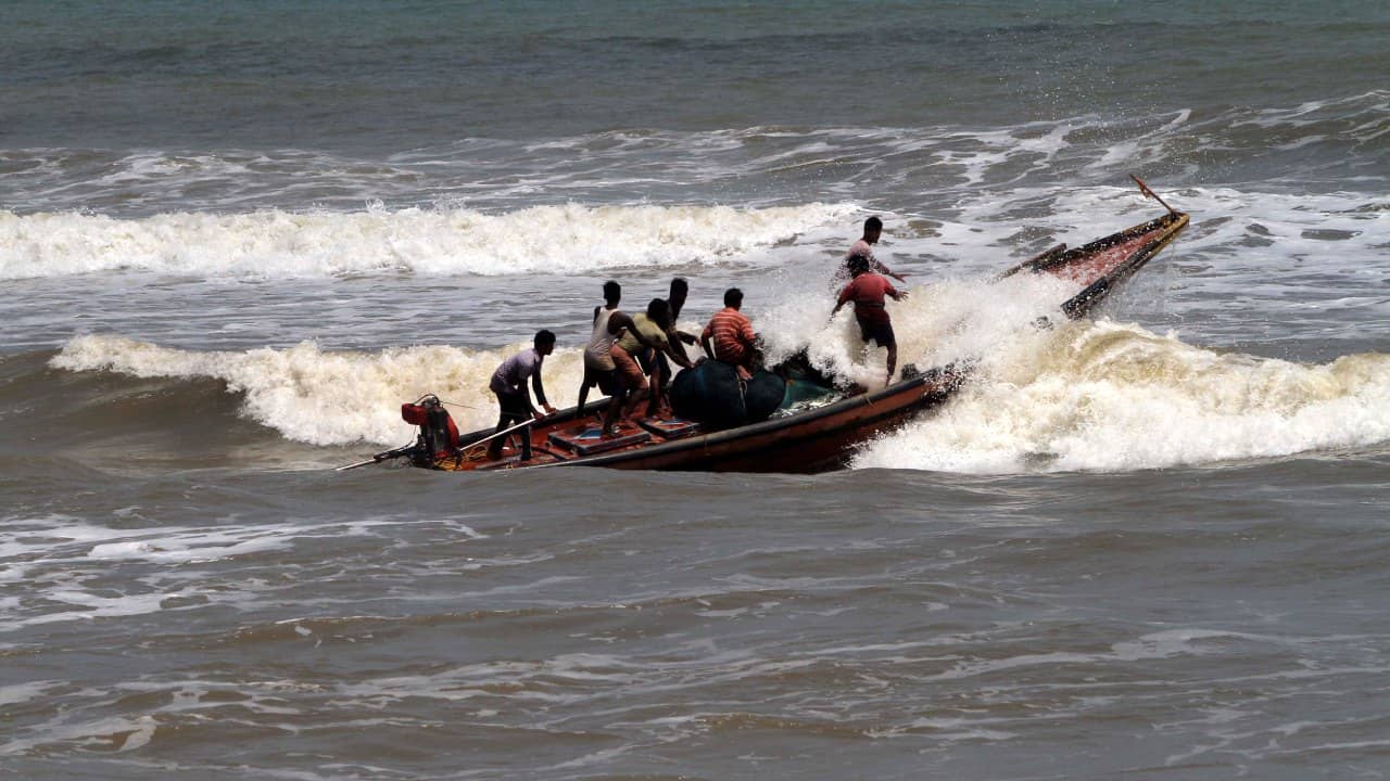 Kalbaisakhi: চোখ পাকিয়ে ধেয়ে আসছে কালবৈশাখী, ৭ জেলার জন্য বড় আপডেট দিল হাওয়া অফিস