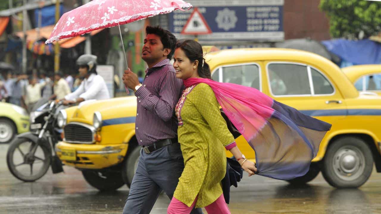 Weather Update: ৩৮ ডিগ্রিতে উঠছে পারদ! ঢুকছে পশ্চিমী ঝঞ্ঝা, ৯ তারিখ থেকেই বদলাবে হাওয়া? কী বলছে আবহাওয়া দফতর Weather Update: ৩৮ ডিগ্রিতে উঠছে পারদ! ঢুকছে পশ্চিমী ঝঞ্ঝা, ৯ তারিখ থেকেই বদলাবে হাওয়া? কী বলছে আবহাওয়া দফতর