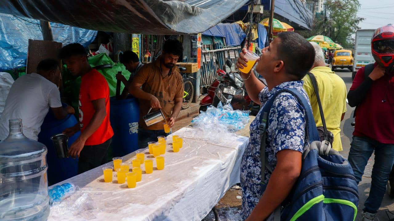 Weather Update: রবিবারই ৪০ ডিগ্রি ছুঁতে পারে পারদ, ৪ জেলায় তাপপ্রবাহের সতর্কতা