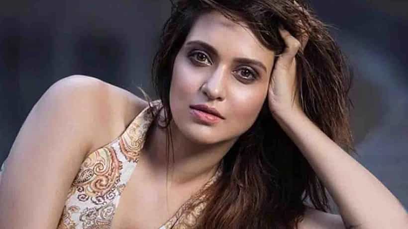মুখোশের আড়ালে এ কোন রূপ! প্রিয়াঙ্কাকে এমনভাবে দেখেছেন আগে?