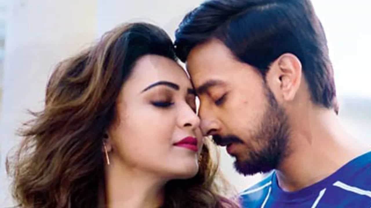 বনিকে 'অর্ডার' করার স্বাধীনতা দিই: কৌশানী বনিকে 'অর্ডার' করার স্বাধীনতা দিই: কৌশানী