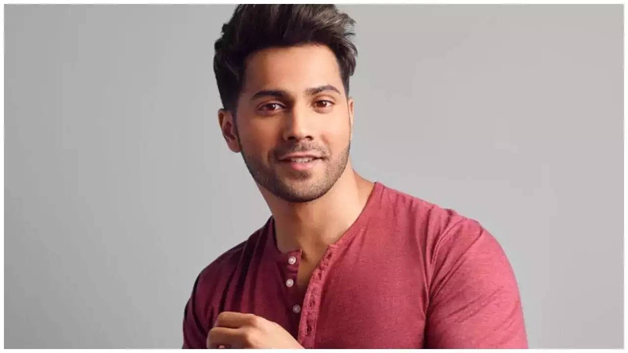 ঋষিকেশে গিয়ে জলে ঝাঁপ! এ কী কাণ্ড ঘটালেন বরুণ ধাওয়ান