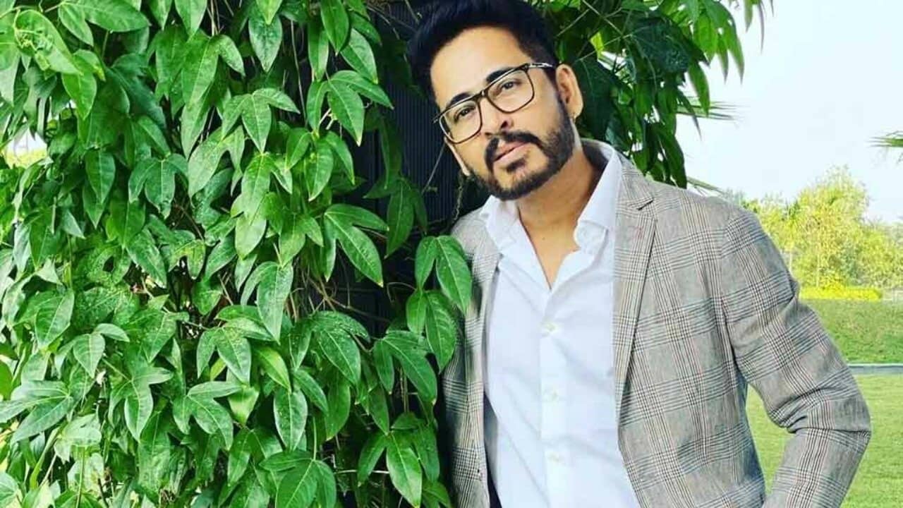 হিরণের ভাইরাল রিল, সঙ্গে কোন সুন্দরী ?