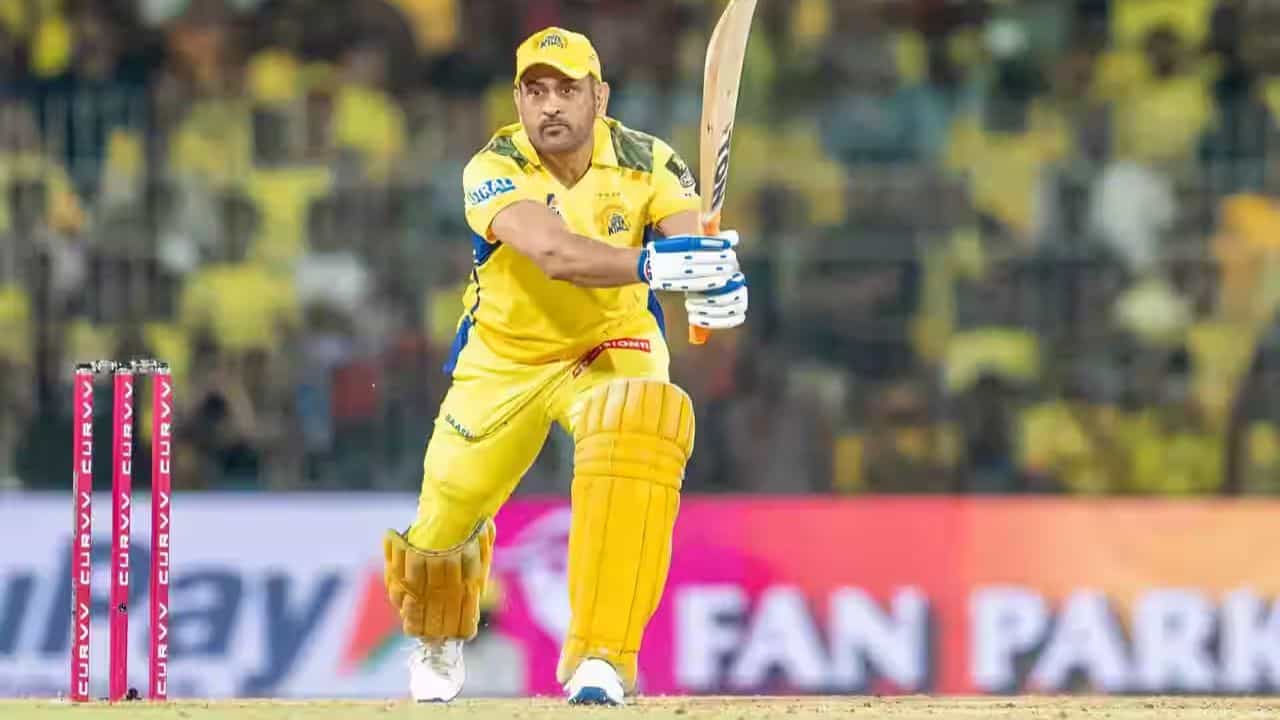 MS Dhoni: ৯-এ কেন ধোনি? CSK টিম ম্যানেজমেন্টের সিদ্ধান্তে অখুশি নেটিজ়েনরা, প্রশ্ন প্রাক্তনীদেরও MS Dhoni: ৯-এ কেন ধোনি? CSK টিম ম্যানেজমেন্টের সিদ্ধান্তে অখুশি নেটিজ়েনরা, প্রশ্ন প্রাক্তনীদেরও