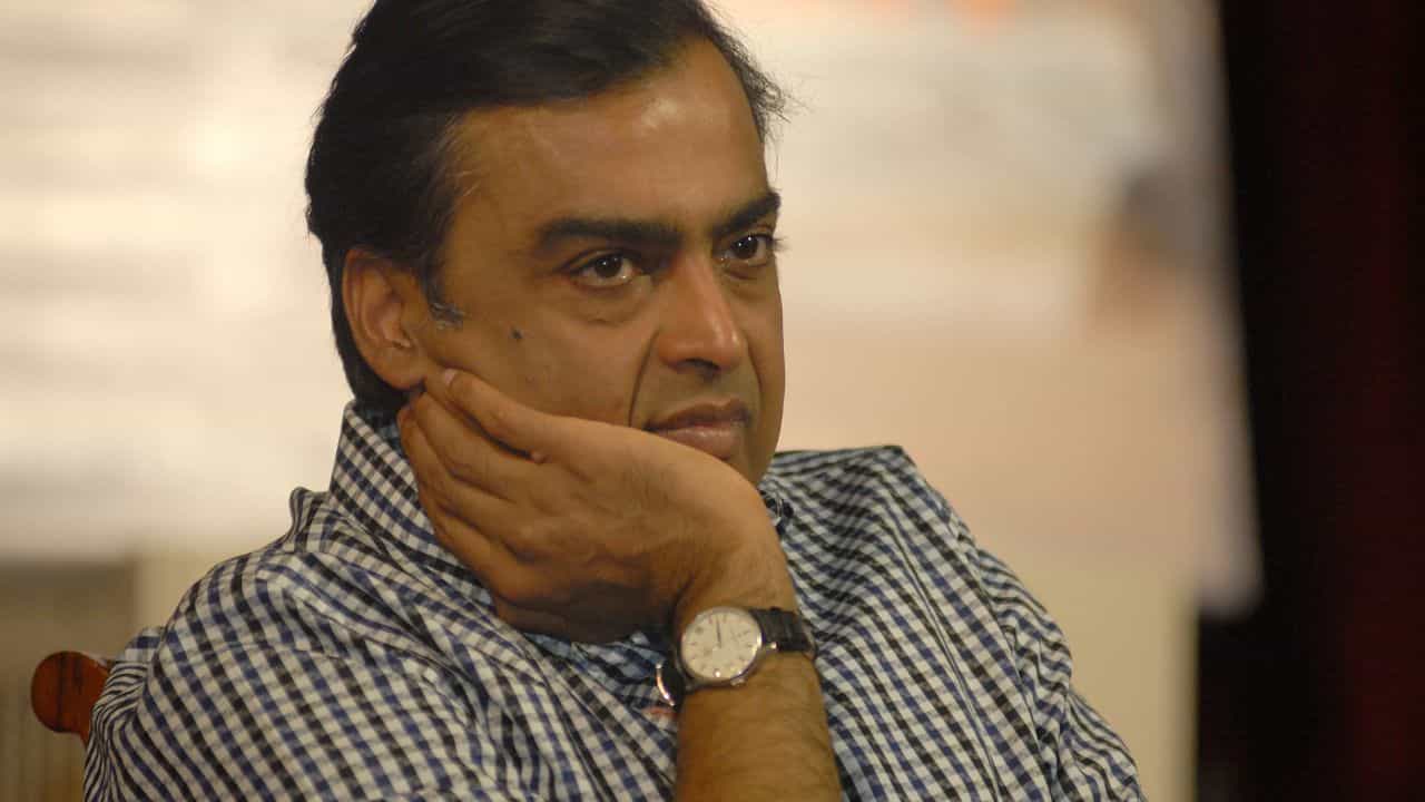 Reliance Industries Share: প্রথমে জরিমানা! তারপরই ধুয়ে-মুছে গেল ৫৬ হাজার কোটি টাকা! সোমে বড় ফাঁপরে অম্বানি