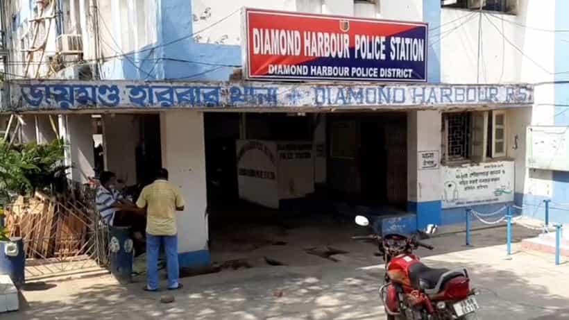 Deadbody Recover: ক্লাবের ছাদে পড়ে মহিলার দেহ, তুমুল হইচই