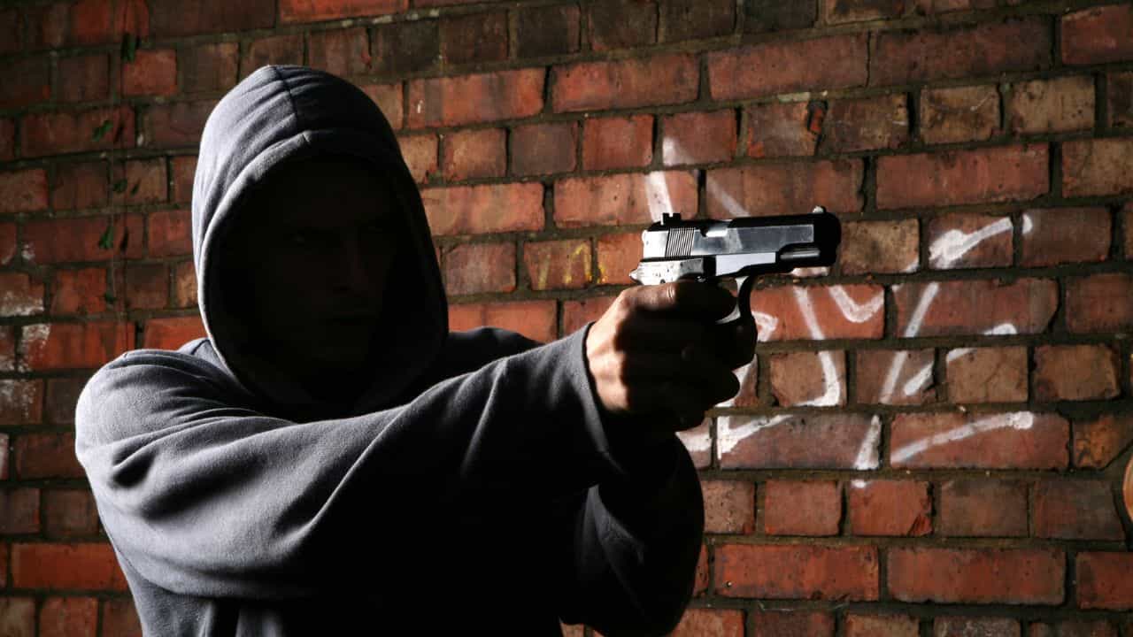 Ambala Court Shootout: কোর্ট চত্বরে পরপর গুলি! ফেরার দুষ্কৃতী, তৎক্ষণাৎ 'অ্যাকশনে' পুলিশ Ambala Court Shootout: কোর্ট চত্বরে পরপর গুলি! ফেরার দুষ্কৃতী, তৎক্ষণাৎ 'অ্যাকশনে' পুলিশ