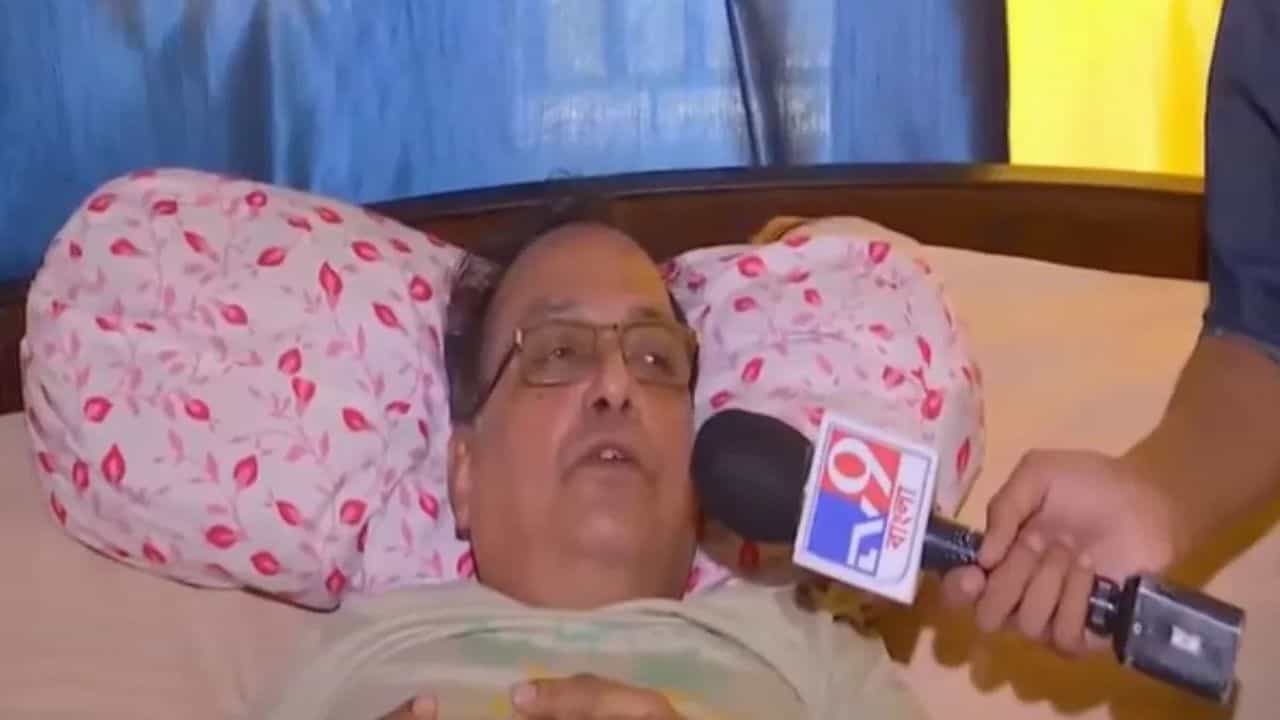 Jadavpur VC: দেখা যাবে না TV,থাকতে হবে কানে তুলো গুঁজে, নাহলেই..., যাদবপুরের VC-কে পরামর্শ ডাক্তারের Jadavpur VC: দেখা যাবে না TV,থাকতে হবে কানে তুলো গুঁজে, নাহলেই..., যাদবপুরের VC-কে পরামর্শ ডাক্তারের