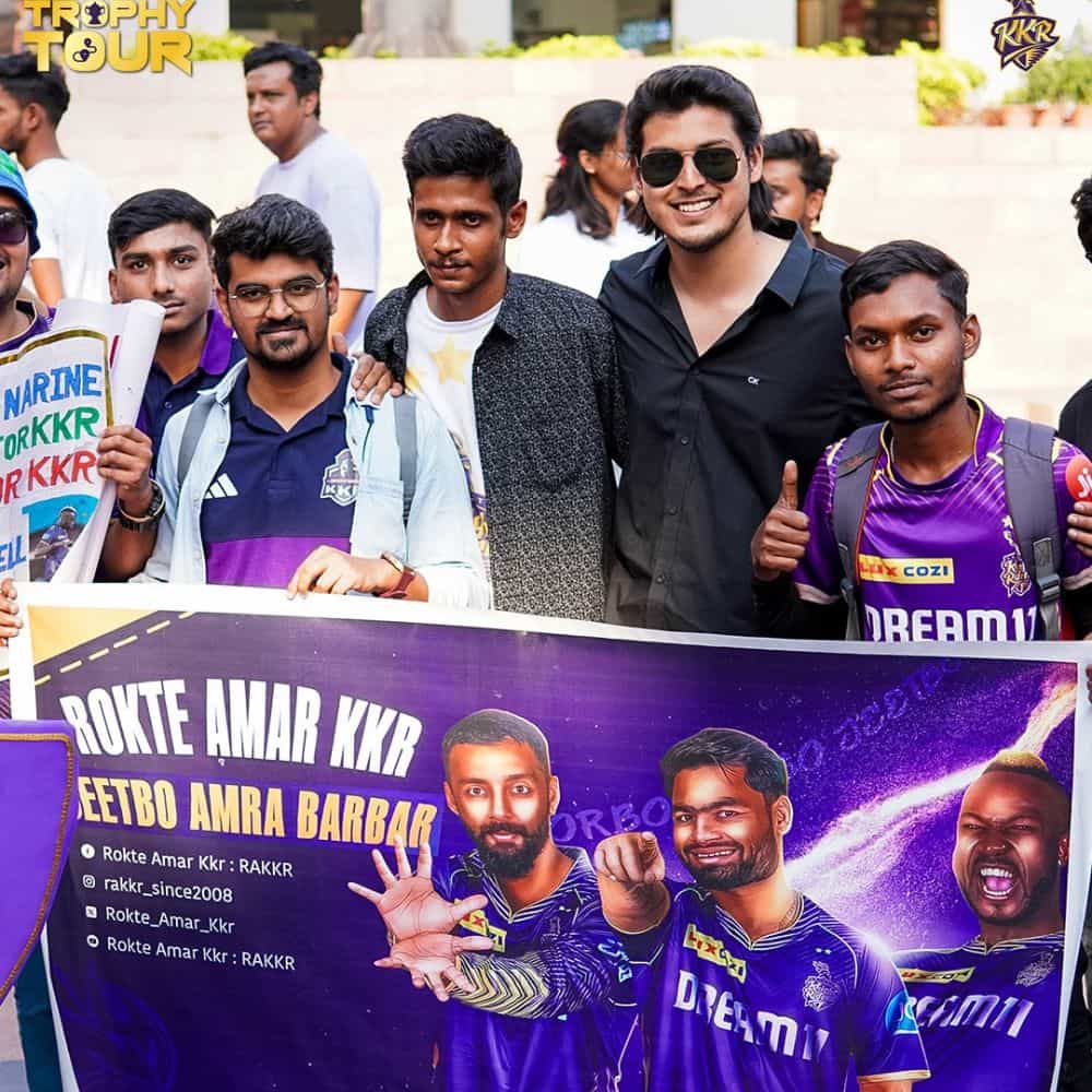 চ্যাম্পিয়ন তকমা এ বার কেকেআরের জন্য 'অতীতে'র খাতায়। কারণ সামনে নতুন মরসুম। নতুন কোচ, নতুন প্লেয়ার। (ছবি-কেকেআর)