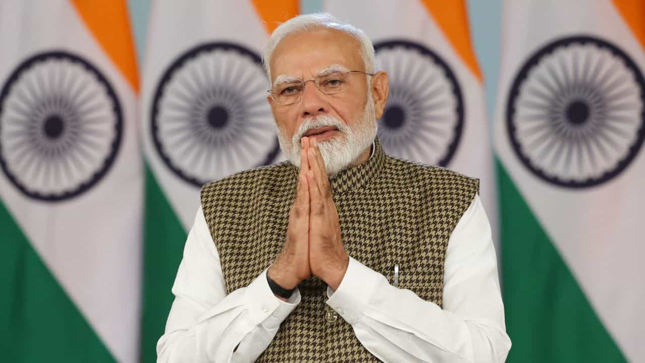 PM Modi: আড়াই বছরে প্রধানমন্ত্রীর বিদেশসফরে খরচ ২৫৮ কোটি টাকা, খতিয়ান তুলে ধরল বিদেশমন্ত্রক PM Modi: আড়াই বছরে প্রধানমন্ত্রীর বিদেশসফরে খরচ ২৫৮ কোটি টাকা, খতিয়ান তুলে ধরল বিদেশমন্ত্রক