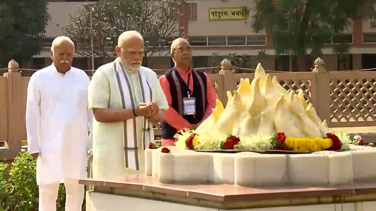 PM Modi in RSS Headquarters: এক যুগ পর RSS-এর নাগপুর দফতরে পা মোদীর, বৈঠকে বসতে পারেন সঙ্ঘ প্রধানের সঙ্গেও