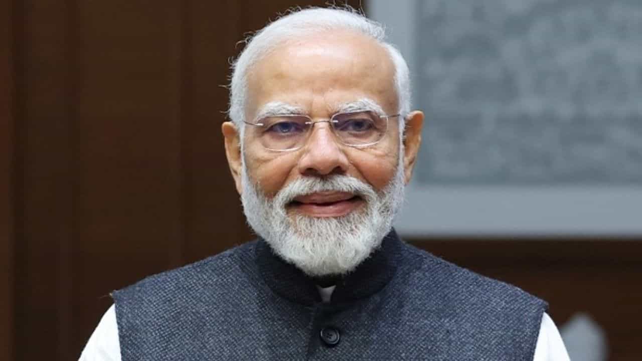 PM Modi: বড় সিদ্ধান্ত নিলেন প্রধানমন্ত্রী! নারী দিবসে নারীদের হাতেই দেবেন বিরাট দায়িত্ব PM Modi: বড় সিদ্ধান্ত নিলেন প্রধানমন্ত্রী! নারী দিবসে নারীদের হাতেই দেবেন বিরাট দায়িত্ব