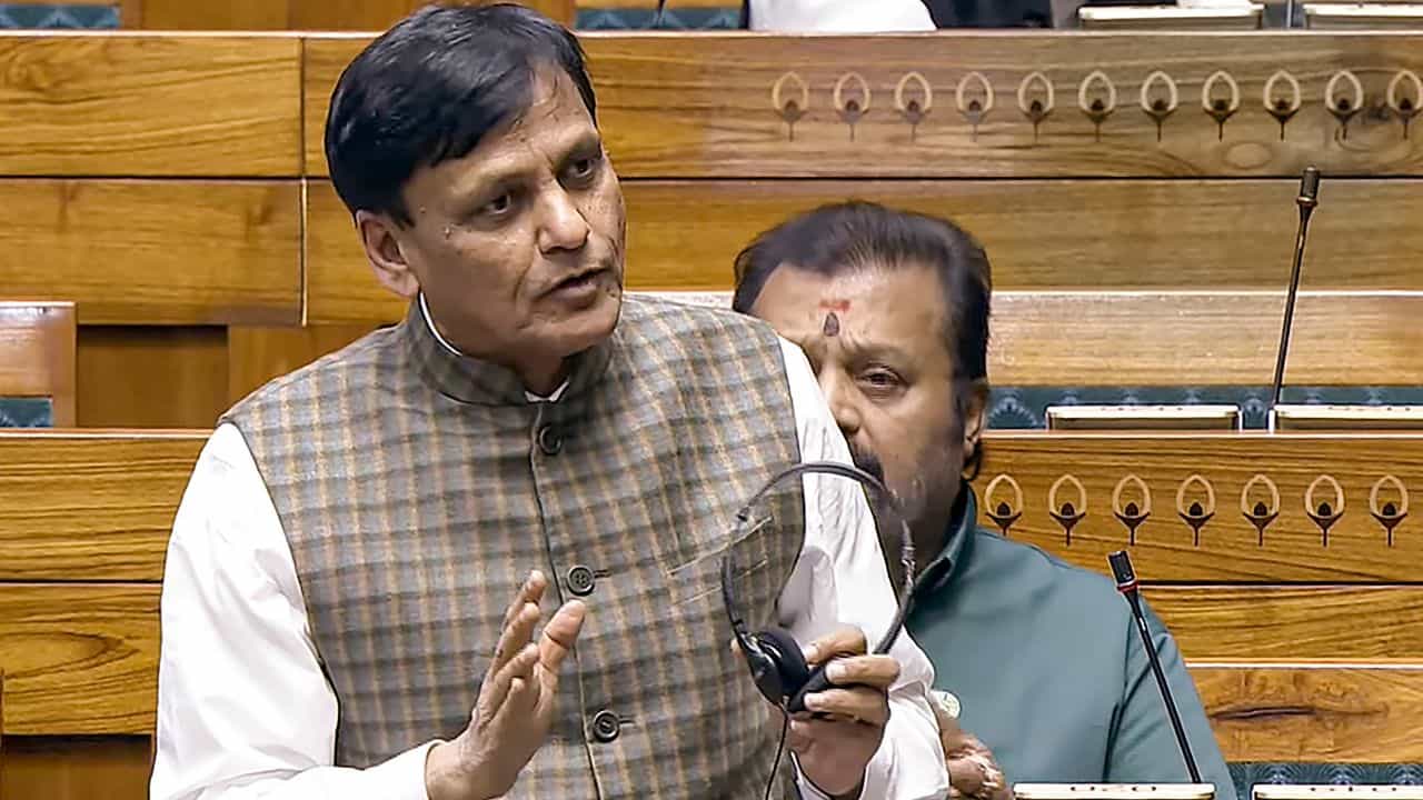 Nityanand Rai: 'কলপাড়ের' ঝগড়ায় হাতে উঠল বন্দুক, প্রাণ গেল কেন্দ্রীয় প্রতিমন্ত্রীর ভাগ্নের Nityanand Rai: 'কলপাড়ের' ঝগড়ায় হাতে উঠল বন্দুক, প্রাণ গেল কেন্দ্রীয় প্রতিমন্ত্রীর ভাগ্নের