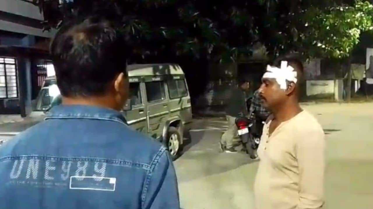 WB Police: স্বামী-স্ত্রী সকলের সামনেই..., আটকাতে গিয়ে অঘটন ঘটল পুলিশের