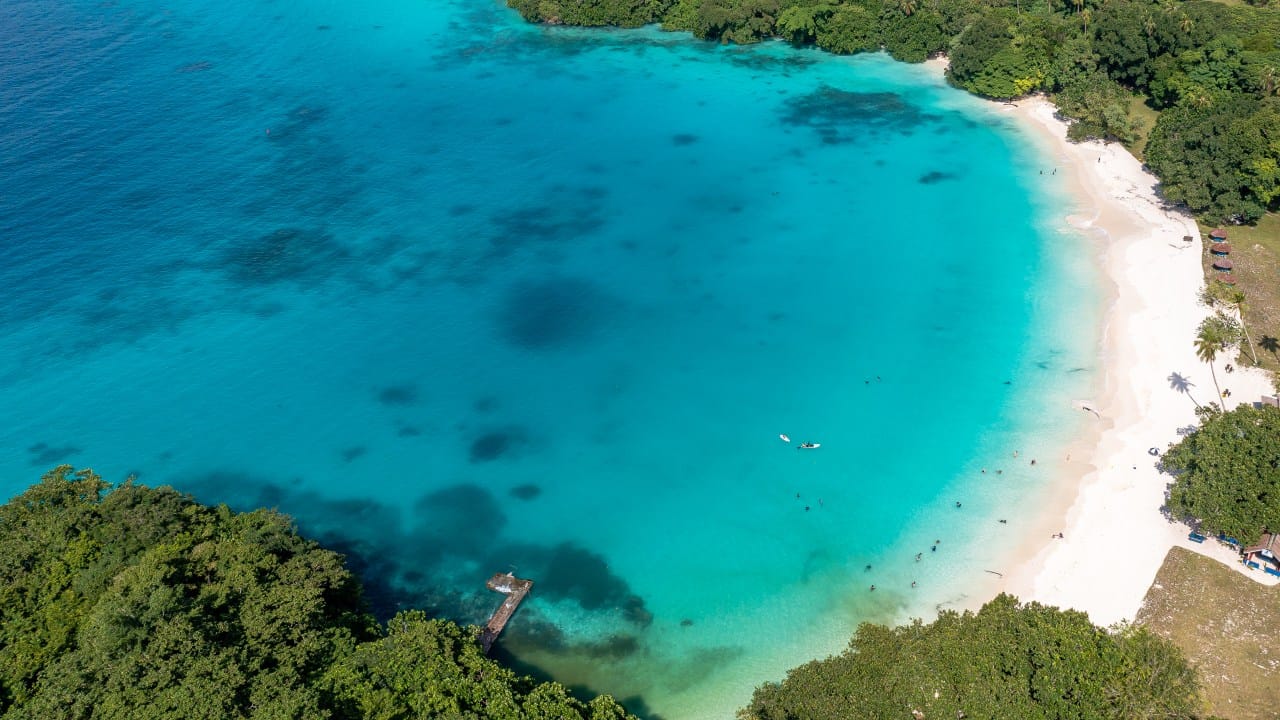 ৯. ফ্রান্স ও ব্রিটেনের প্রভাব:   দীর্ঘদিন ফ্রান্স ও ব্রিটেনের উপনিবেশ থাকায় এই দেশের বিচারব্যবস্থায় এই দুই দেশেরই প্রভাব রয়েছে। এই দেশে সরকারি কাজে লাল ফিতের ফাঁস, ঘুষ নেওয়ার বিস্তর অভিযোগ রয়েছে।