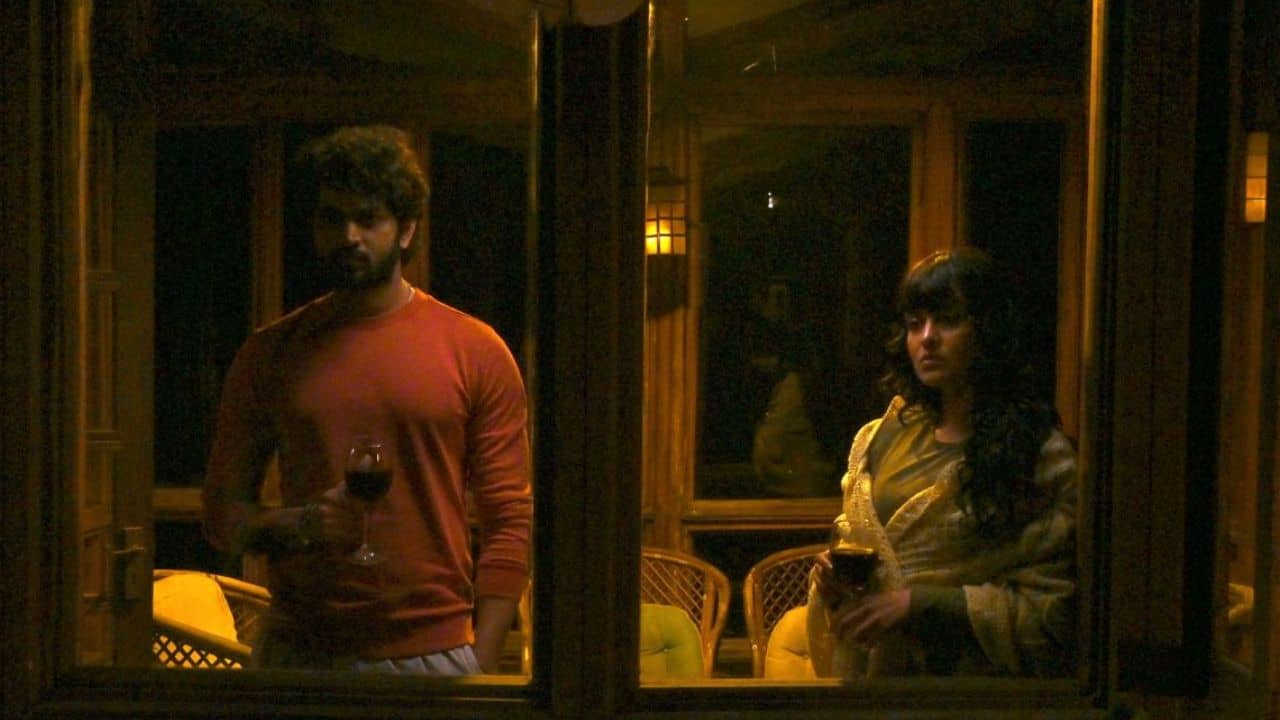 হঠাত্ উত্তরবঙ্গে ওম আর প্রিয়াঙ্কা! কোন ছবি এল সামনে?