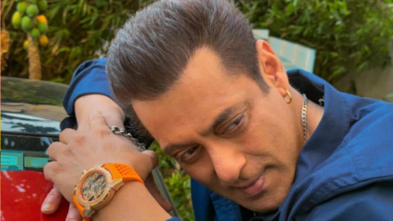 রমজান মাসে সলমনের হাতে রাম জন্মভূমি ঘড়ি, দাম শুনলে চমকে উঠবেন