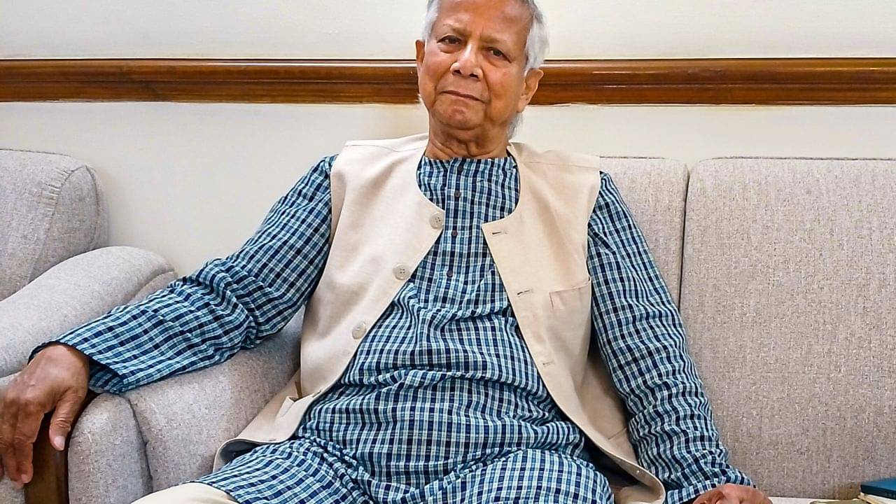 Muhammad Yunus: শিয়রে বিপদ, বাংলাদেশ ছেড়ে পালানোর ফন্দি আঁটছেন ইউনূস?