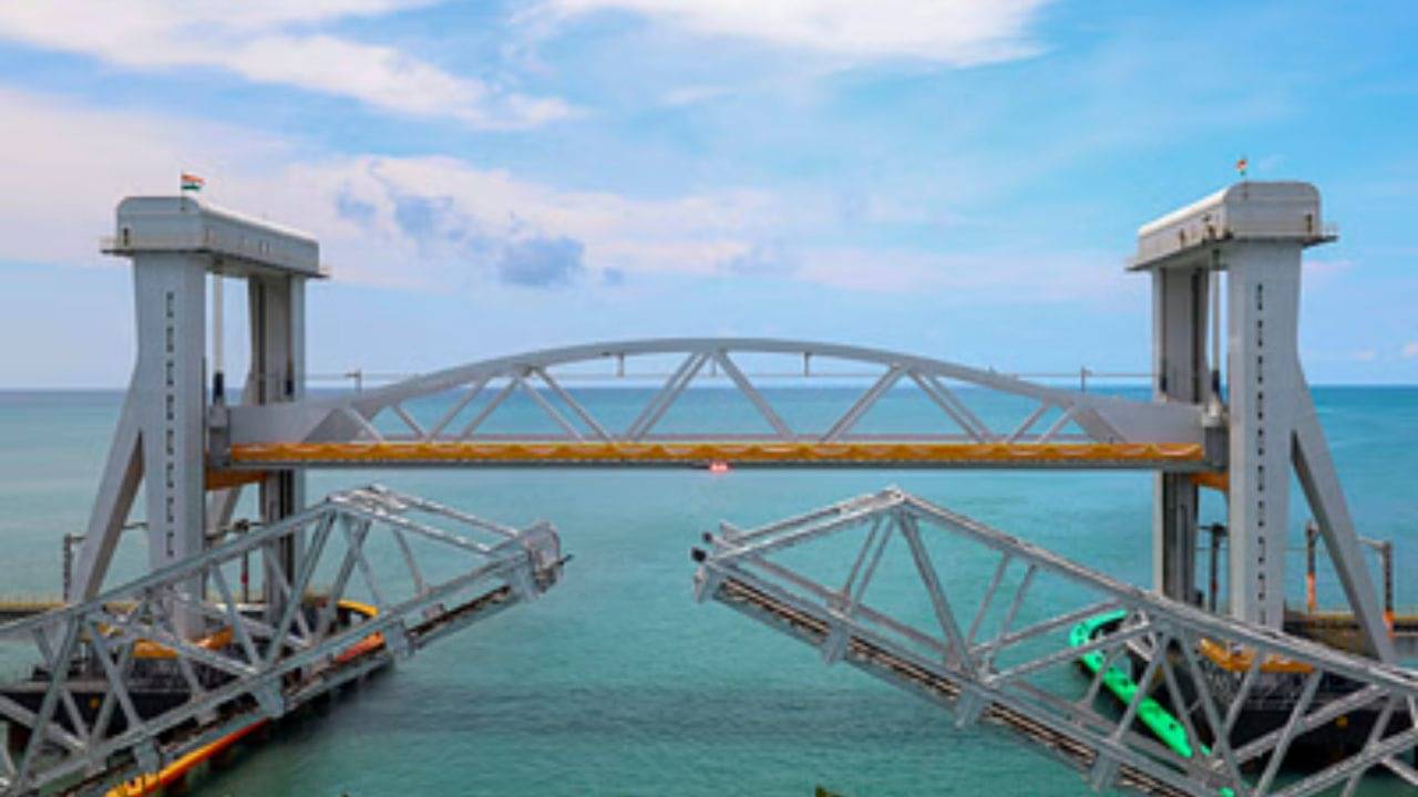 Indian Railways: একটা সুইচেই হবে খাড়া, ট্রেন ছোটাবে ৫ গুণ গতিতে, লন্ডনকেও ছাপিয়ে গেল ভারত