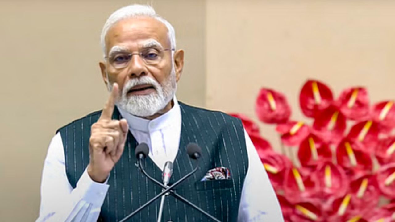 দক্ষিণ ত্রিপুরার নেতাজি সুভাষ চন্দ্র নগর এবং ইশান চন্দ্র নগর গ্রাম পঞ্চায়েত এলাকার মধ্যে দিয়ে বয়ে চলা ত্রিপুরা নদীর দুই পাড়ে অন্তত ৫০০ পরিবার এই বাঁধ নির্মাণের ফলে প্রভাবিত হবে। বর্ষার সময়ে বর্ডার এলাকায় বন্যার কবলে পড়তে পারেন এখানকার মানুষ। বাঁধ নির্মাণের ফলে বেলোনিয়া শহর এলাকাতেও বন্যা হতে পারে বলে আশঙ্কা।