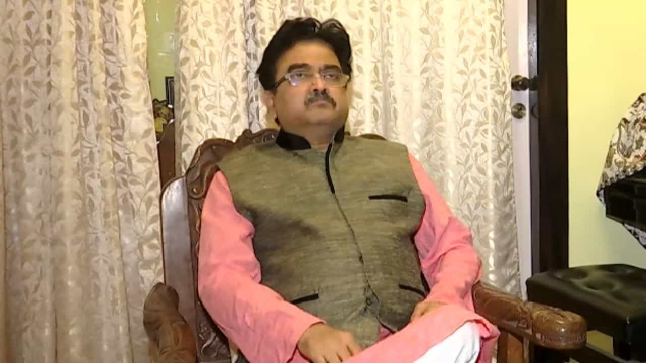 Former Justice Abhijit Ganguly: স্থিতিশীল হলেও উদ্বেগজনক! ICU-তে ভর্তি প্রাক্তন বিচারপতি অভিজিৎ গঙ্গোপাধ্যায়, তৈরি ৭ সদস্যের মেডিকেল বোর্ড Former Justice Abhijit Ganguly: স্থিতিশীল হলেও উদ্বেগজনক! ICU-তে ভর্তি প্রাক্তন বিচারপতি অভিজিৎ গঙ্গোপাধ্যায়, তৈরি ৭ সদস্যের মেডিকেল বোর্ড