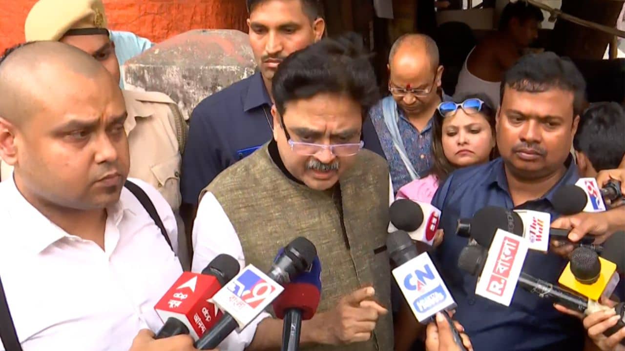 Abhijit Gangopadhyay: ...ওঁরা আমার পূর্ব-পরিচিত,ভাল মানুষ, বলেছি কী কী বলতে হবে, বুধবার ফের চাকরিহারাদের নিয়ে SSC ভবন যাবেন অভিজিৎ