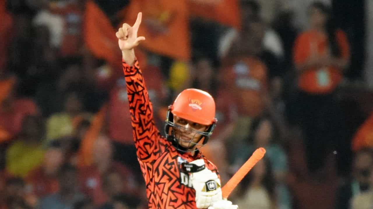 Abhishek Sharma: ও লাকি... সেঞ্চুরিয়ন অভিষেকের প্রশংসায় পঞ্চমুখ পঞ্জাব ক্যাপ্টেন শ্রেয়স Abhishek Sharma: ও লাকি... সেঞ্চুরিয়ন অভিষেকের প্রশংসায় পঞ্চমুখ পঞ্জাব ক্যাপ্টেন শ্রেয়স