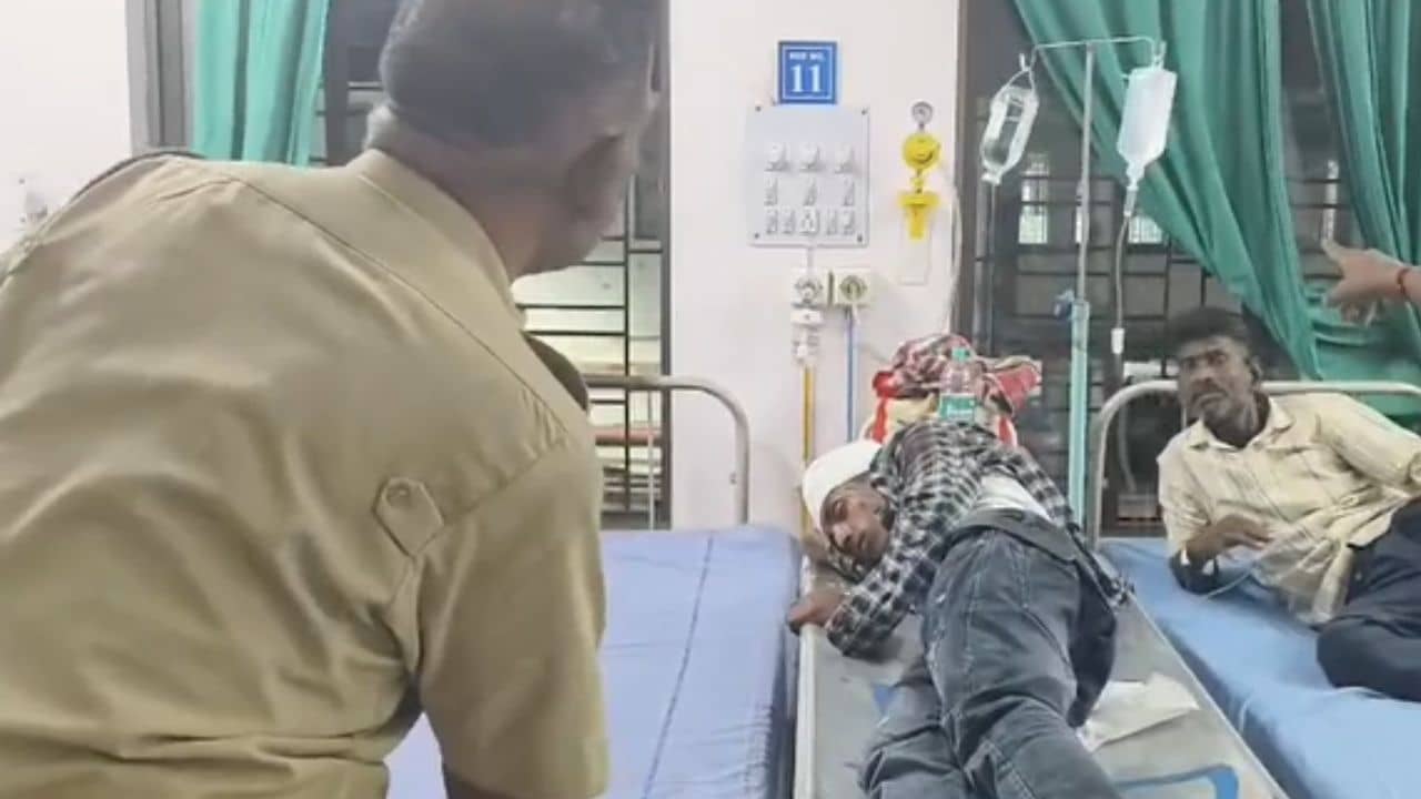 Hooghly: চলন্ত ট্রেন থেকে থুতু ফেলতে গিয়ে পোস্টে ধাক্কা, গুরুতর আহত যাত্রী