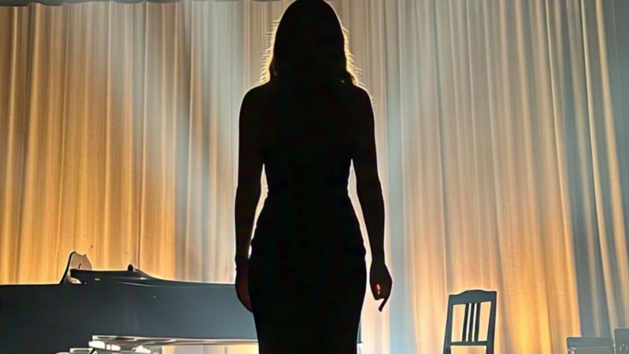 মা যৌনকর্মী, মেয়ে বলিউউের নম্বর ওয়ান নায়িকা, একটা ভুলেই তছনছ হয়ে যায় জীবন!