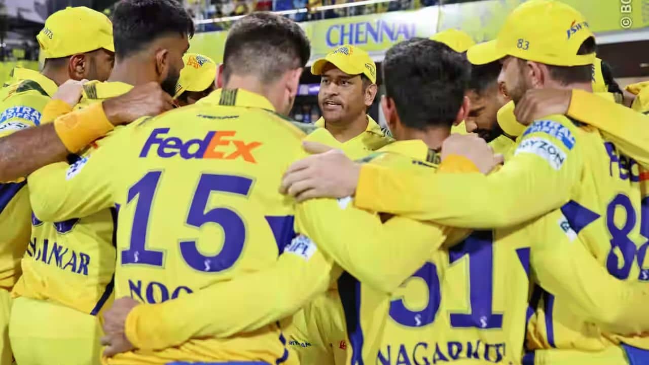 CSK vs KKR: চিপকে ভক্তদের সামনেই ৮ লজ্জার রেকর্ড ধোনির টিমের!