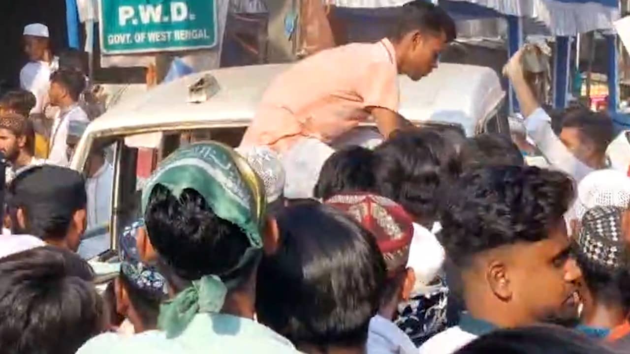 Waqf Act Protest: জঙ্গিপুরের পর আমতলা! ওয়াকফ আইনের প্রতিবাদে ফের আক্রান্ত উর্দি, ভাঙচুর পুলিশের গাড়িতে