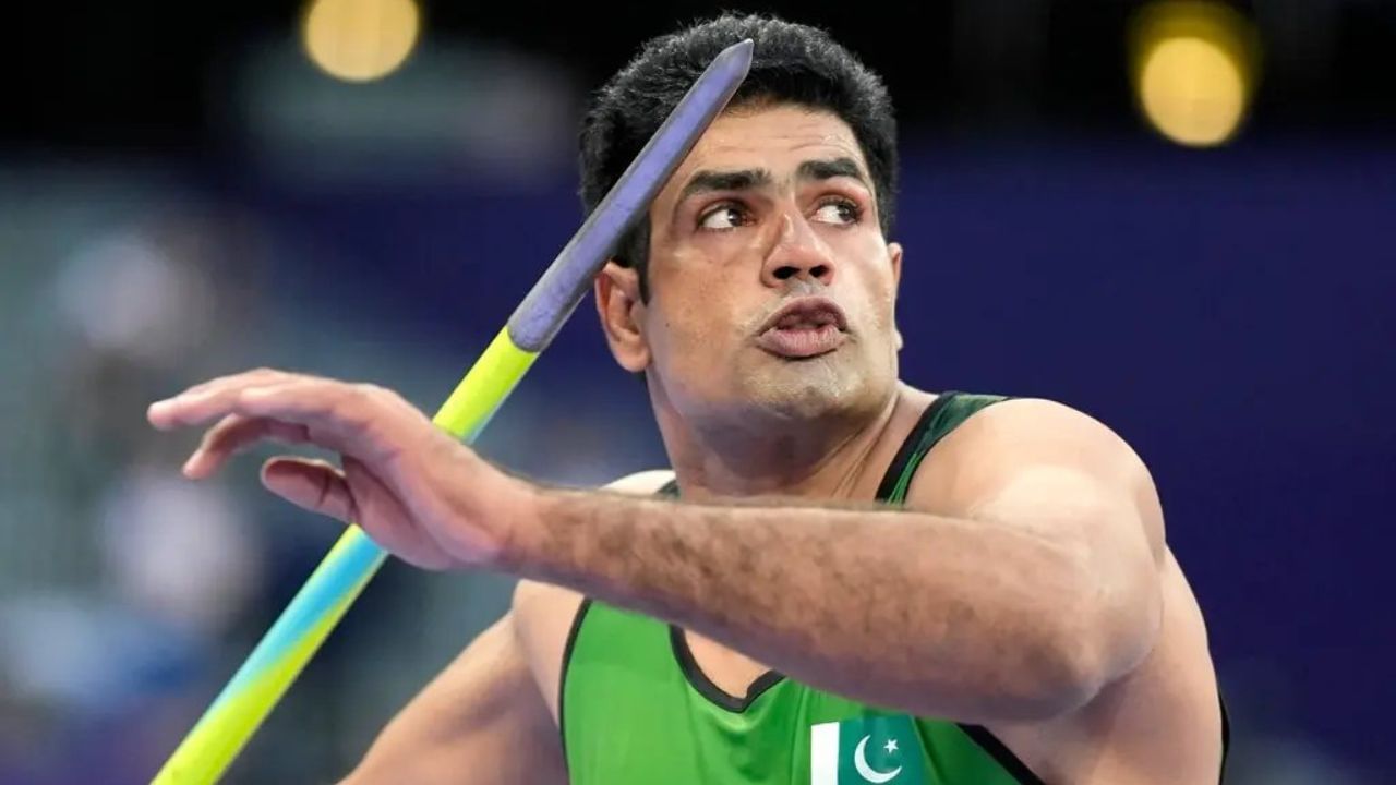 Arshad Nadeem: জঙ্গি হানায় বিপর্যস্ত ভারত, নীরজের বিরুদ্ধে নামা হচ্ছে না পাক তারকার! Arshad Nadeem: জঙ্গি হানায় বিপর্যস্ত ভারত, নীরজের বিরুদ্ধে নামা হচ্ছে না পাক তারকার!