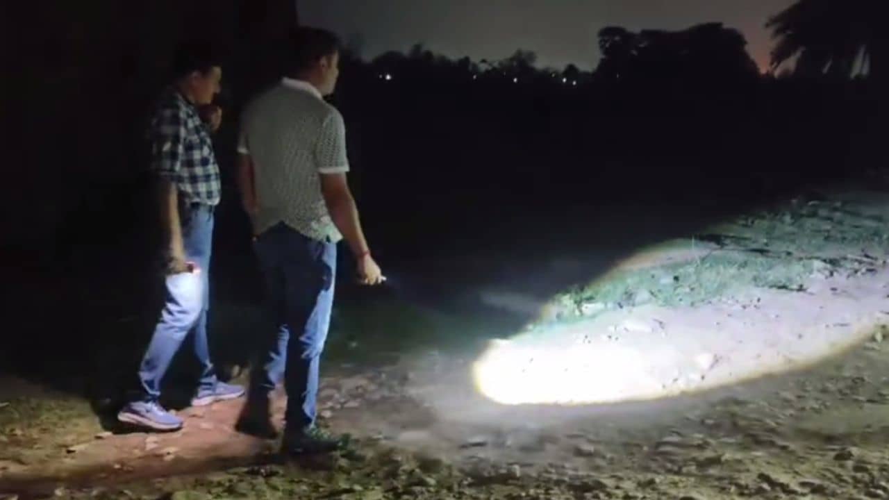 Asansol: ভর সন্ধেবেলা আসানসোলে চলল গুলি, মাথায় গিয়ে লাগল ব্যবসায়ীর