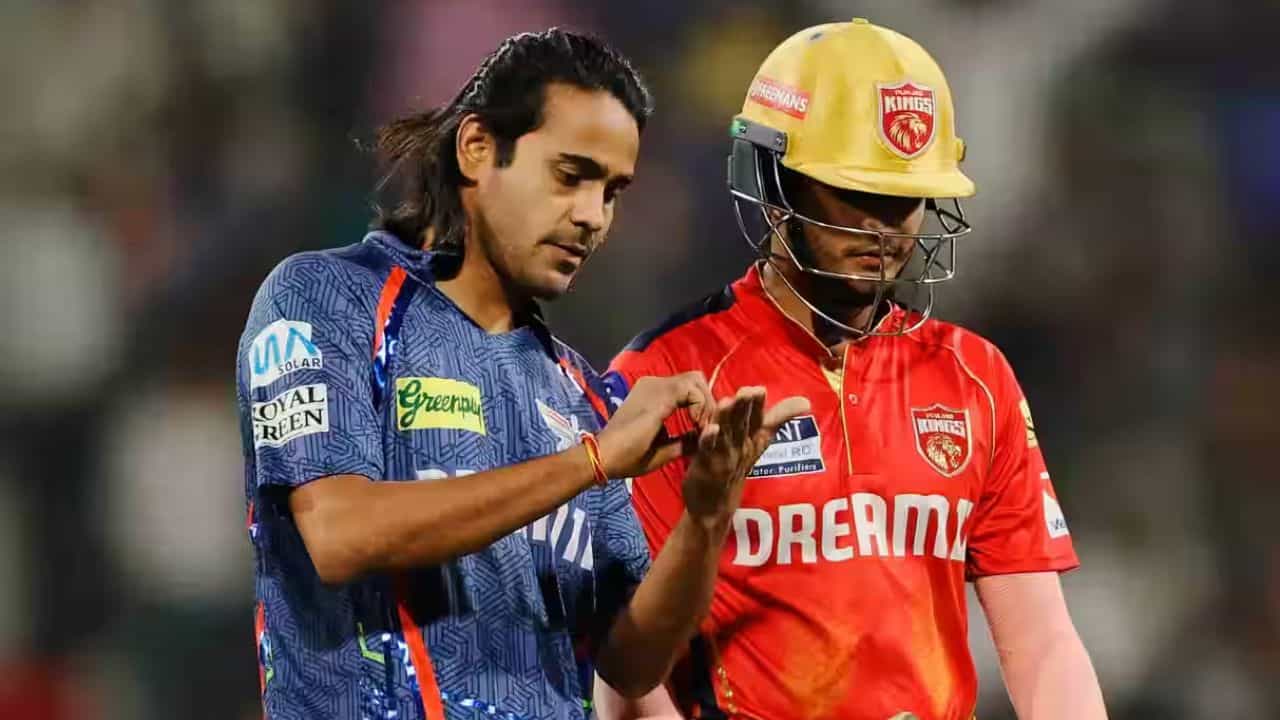 IPL 2025: 'নোটবুক সেলিব্রেশন' বিপাকে ফেলল LSG বোলার দিগ্বেশকে, কড়া শাস্তি দিল বিসিসিআই IPL 2025: 'নোটবুক সেলিব্রেশন' বিপাকে ফেলল LSG বোলার দিগ্বেশকে, কড়া শাস্তি দিল বিসিসিআই