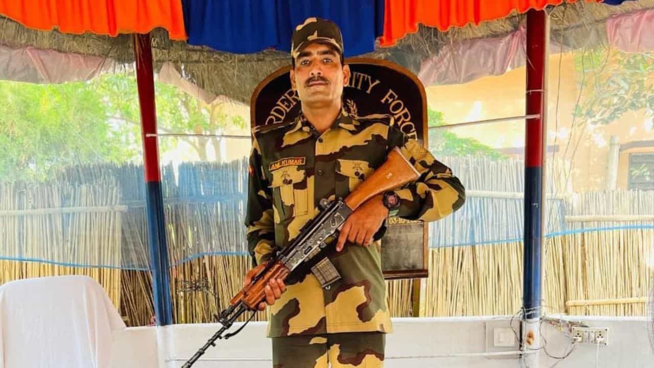 Malda: কাশ্মীর আবহের মধ্যেই বাংলায় বড় সাফল্য BSF-এর Malda: কাশ্মীর আবহের মধ্যেই বাংলায় বড় সাফল্য BSF-এর