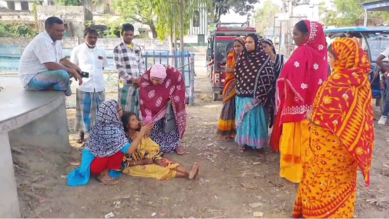 Balurghat: জমি বিবাদের জের, কোদাল-শাবল দিয়ে কুপিয়ে খুন প্রতিবেশীকে