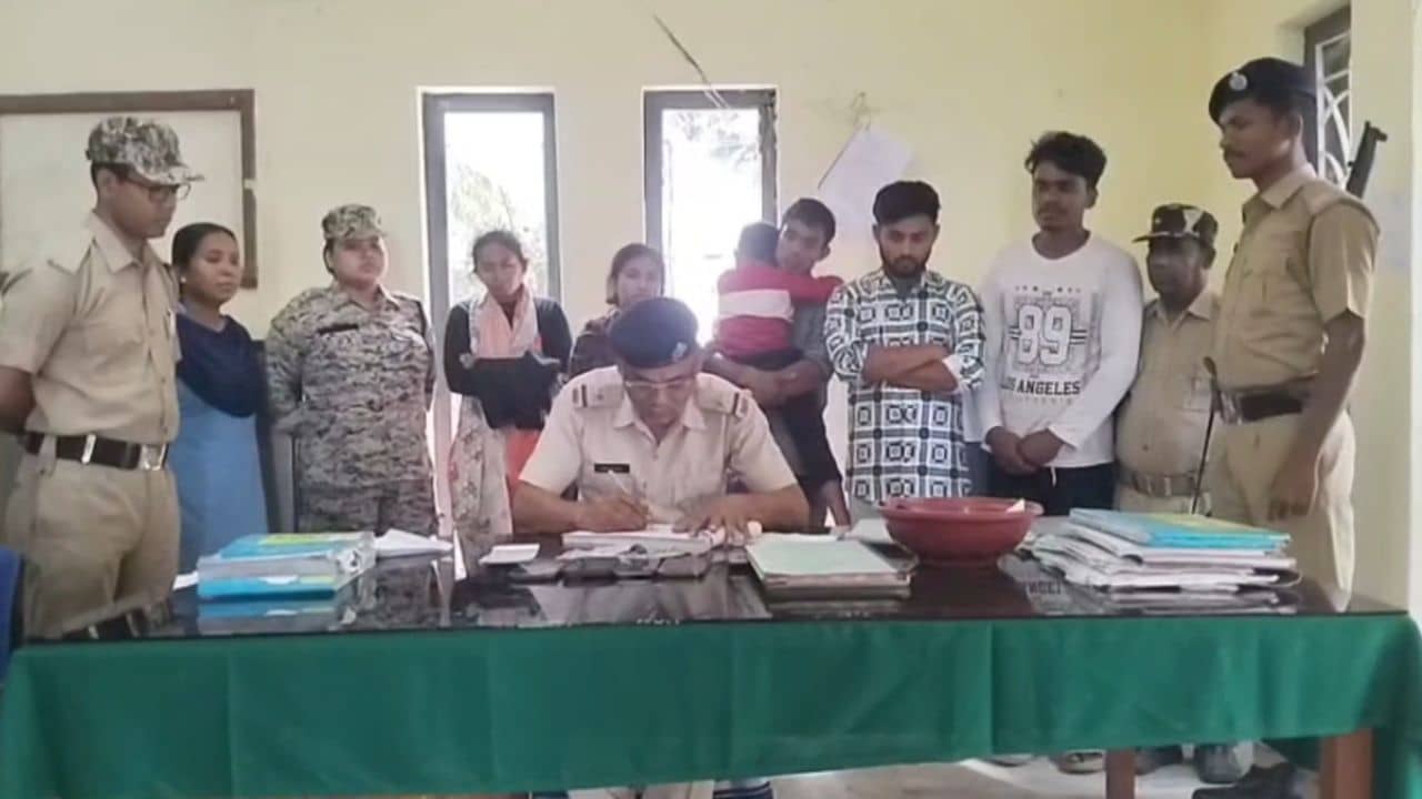 Bangladeshi: বাংলাদেশে অত্যাচারিত হয়ে ভারতে অনুপ্রবেশ, কোচবিহারে ধরা পড়ল শিশু-সহ ৪ বাংলাদেশি