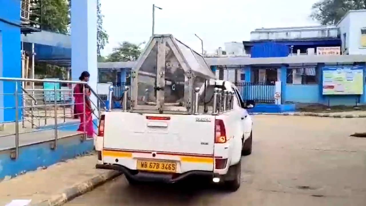 Bankura: ঘুম থেকে ওঠা পর্যন্ত সব ঠিক ছিল! কিছু সময়ের মধ্যেই গাছে ঝুলতে দেখা গেল বৈদ্যনাথের দেহ, রহস্যের মধ্যে কী বলছে পরিবার