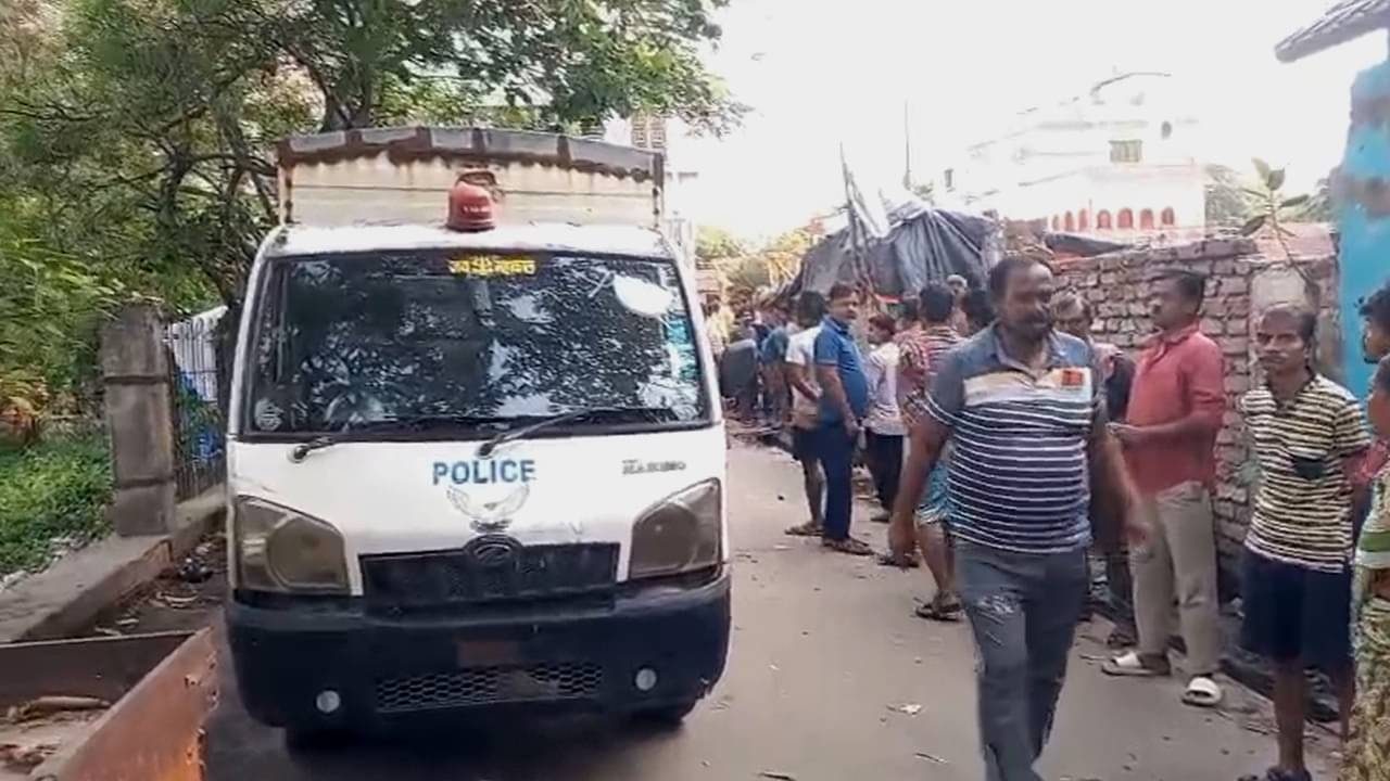 Belur: ঘরে ঝুলছে ছেলে, দেখেই পুকুর পাড়ে গিয়ে গলায় দড়ি বাবার! চাঞ্চল্যকর ঘটনা বেলুড়ে