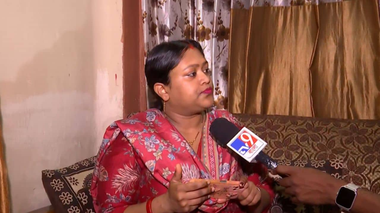 Sacked Teacher: যোগ্য শিক্ষকদের তালিকা থেকে ববিতার নাম কাটতে উদ্যোগী কমিশন, মানহানির মামলা করার হুঁশিয়ারি ববিতার