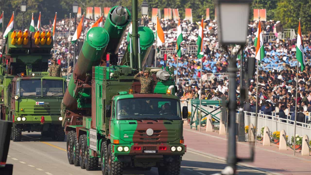 India BrahMos Missile: ব্রহ্মসের গর্জনে কাঁপবে সবাই, ফিলিপিন্সের হাতে মারণাস্ত্রের 'শক্তি' তুলে দিল ভারত India BrahMos Missile: ব্রহ্মসের গর্জনে কাঁপবে সবাই, ফিলিপিন্সের হাতে মারণাস্ত্রের 'শক্তি' তুলে দিল ভারত