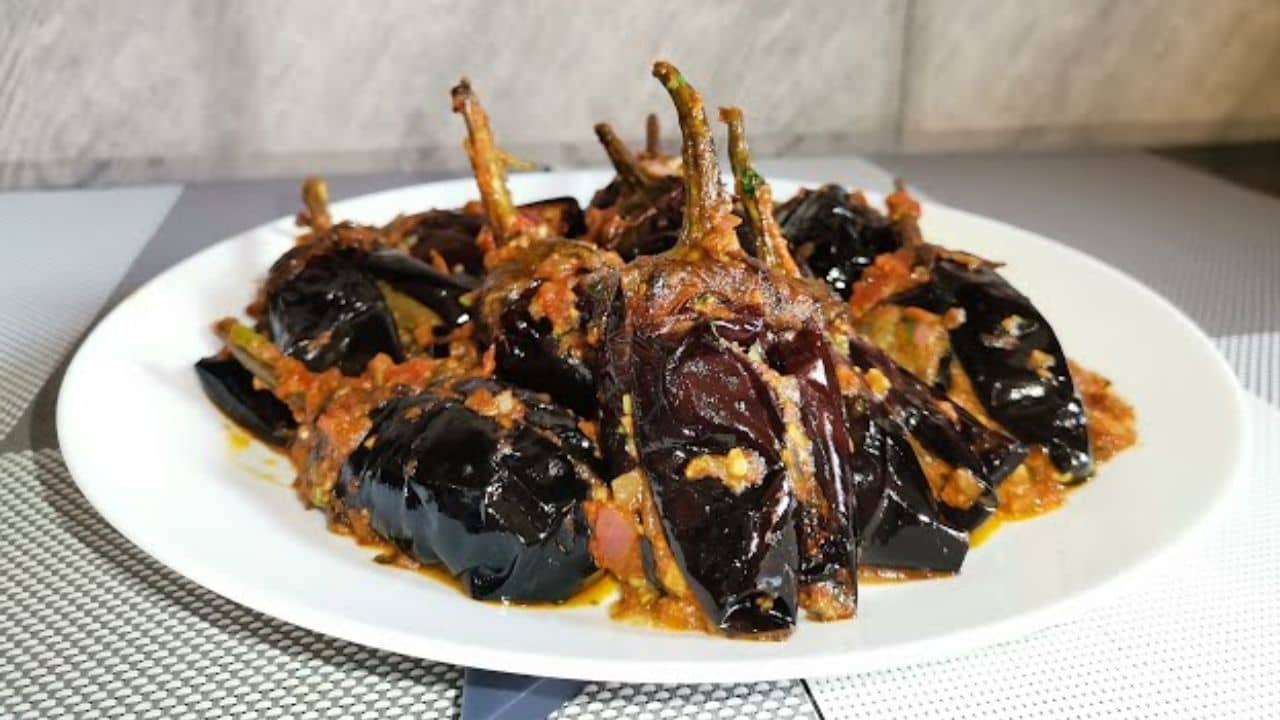 মাত্র ১০ মিনিটেই তৈরি হবে বেগুনের এই পদ, একবার খেলে রোজ খেতে চাইবেন