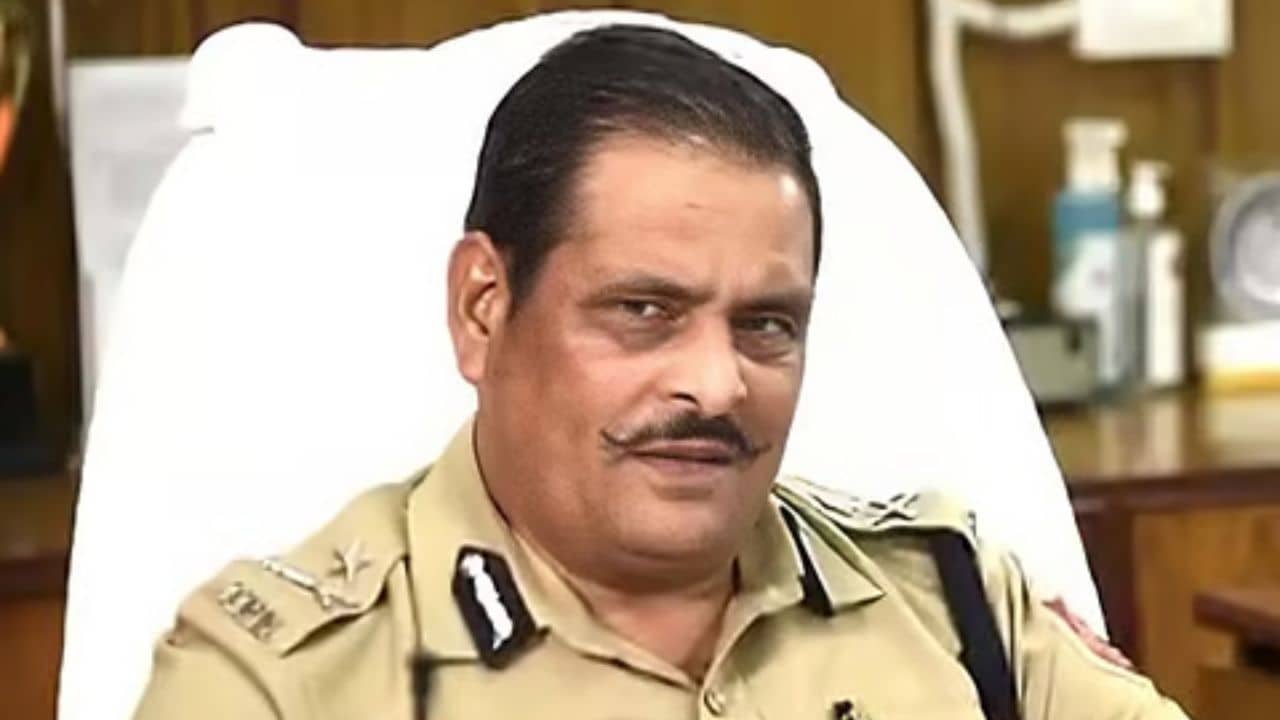 Kolkata Police: পুলিশ তোলা তুললে কী হবে? পরিষ্কার জানিয়ে দিলেন CP