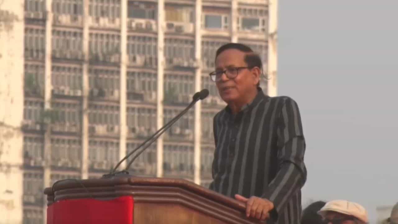 CPIM Brigade: 'আমাদের একটু নেমে খেলতে হবে, যাতে চোরগুলোকে টেনে নামাতে পারি' CPIM Brigade: 'আমাদের একটু নেমে খেলতে হবে, যাতে চোরগুলোকে টেনে নামাতে পারি'