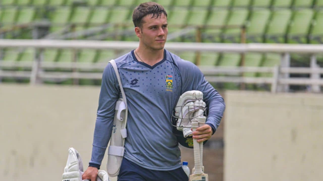 IPL 2025, MS Dhoni: চেন্নাইয়ের চমক, ২ কোটির বেশি টাকায় বেবি এবিকে সই করাল ধোনির টিম