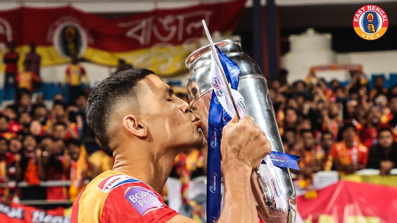 Cleiton Silva: 'অশান্তি' ঝেড়ে ফেলল ইস্টবেঙ্গল! প্র্যাক্টিস চলাকালীনই দল থেকে ছেঁটে ফেলা হল ক্লেটনকে! Cleiton Silva: 'অশান্তি' ঝেড়ে ফেলল ইস্টবেঙ্গল! প্র্যাক্টিস চলাকালীনই দল থেকে ছেঁটে ফেলা হল ক্লেটনকে!