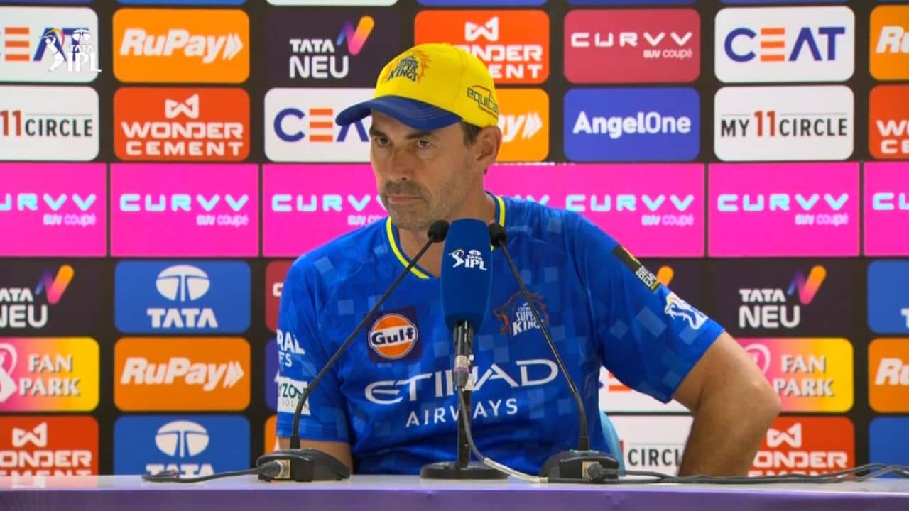 CSK, IPL 2025: ফ্লেমিংয়ের কোনও গুরুত্বই নেই... চেন্নাই কোচকে হঠাৎ কে ঠুকলেন?