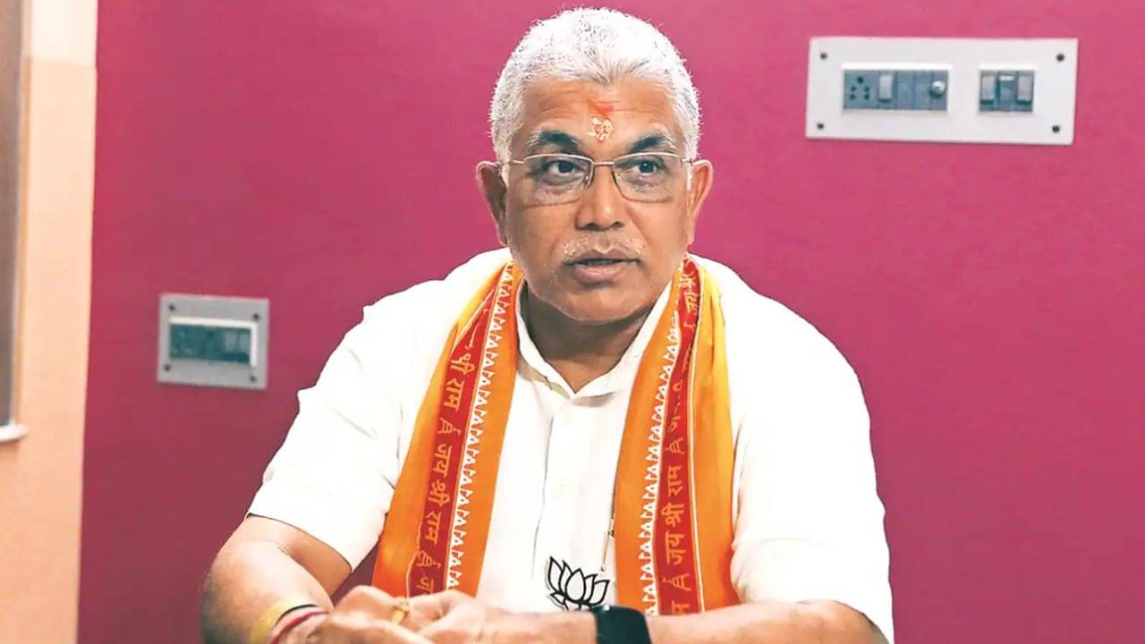 Dilip Ghosh: মার্কেটের যার দাম আছে তাঁকে নিয়ে জল্পনা হয়,যাঁদের দাম নেই রাস্তায় পড়ে আছে