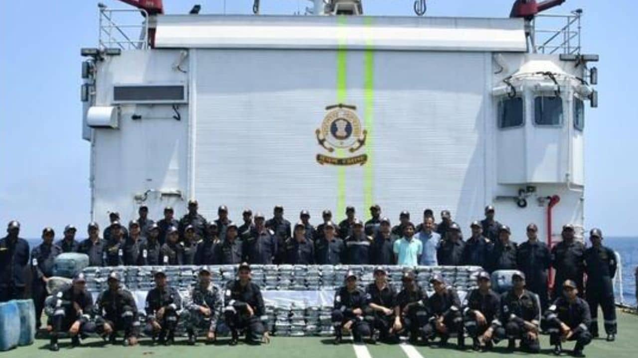 Drugs Seize: মাছ ধরার নৌকাতেই ১৮০০ কোটি টাকার ড্রাগ